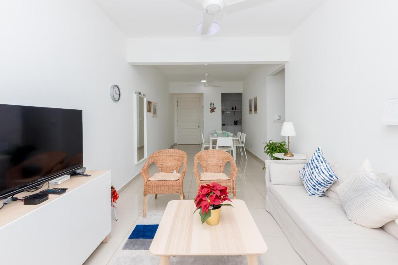 White Lagom Scandinavian House, By Sanguine Apartment Tanjung Tokong Екстериор снимка