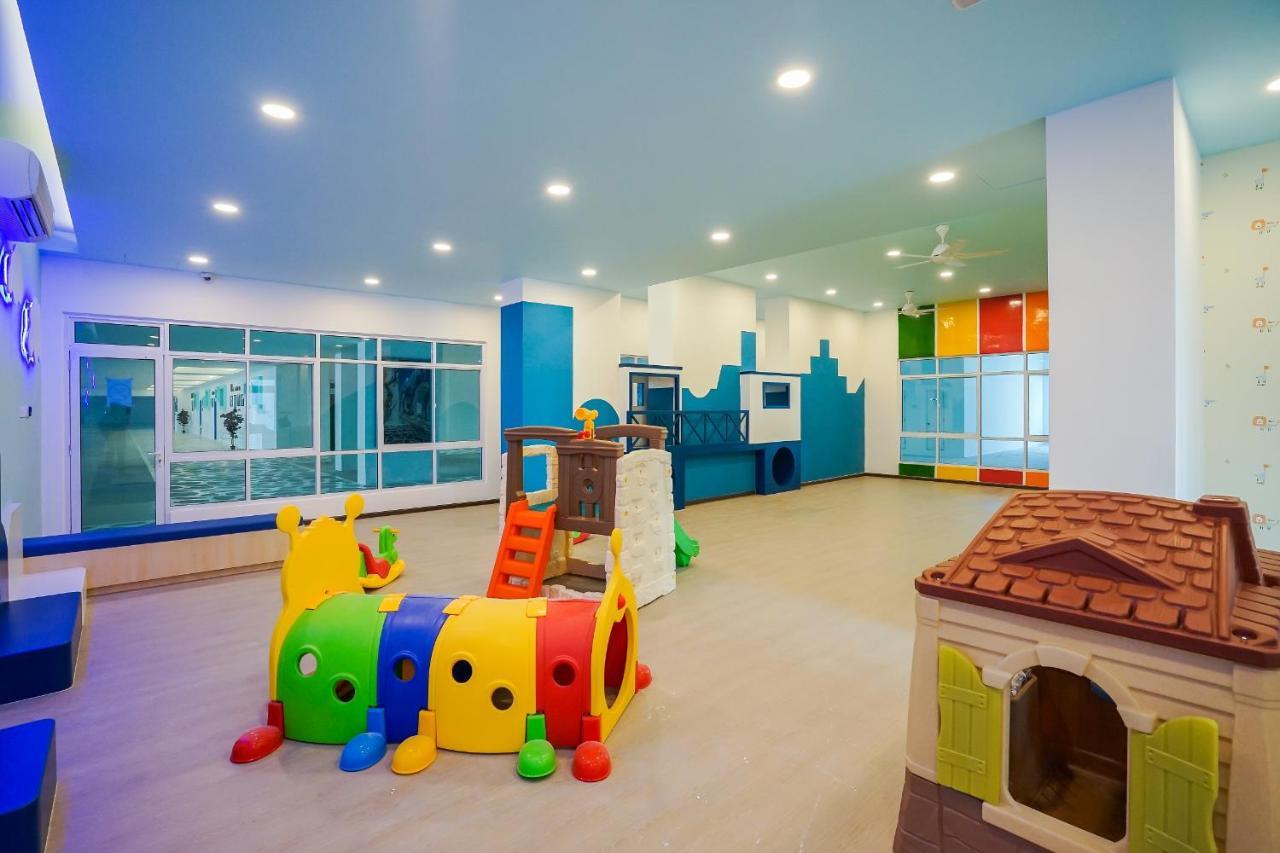 White Lagom Scandinavian House, By Sanguine Apartment Tanjung Tokong Екстериор снимка