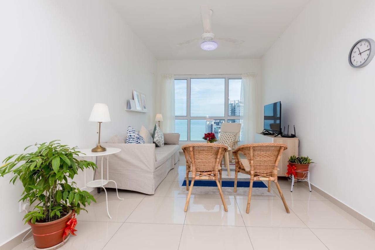 White Lagom Scandinavian House, By Sanguine Apartment Tanjung Tokong Екстериор снимка