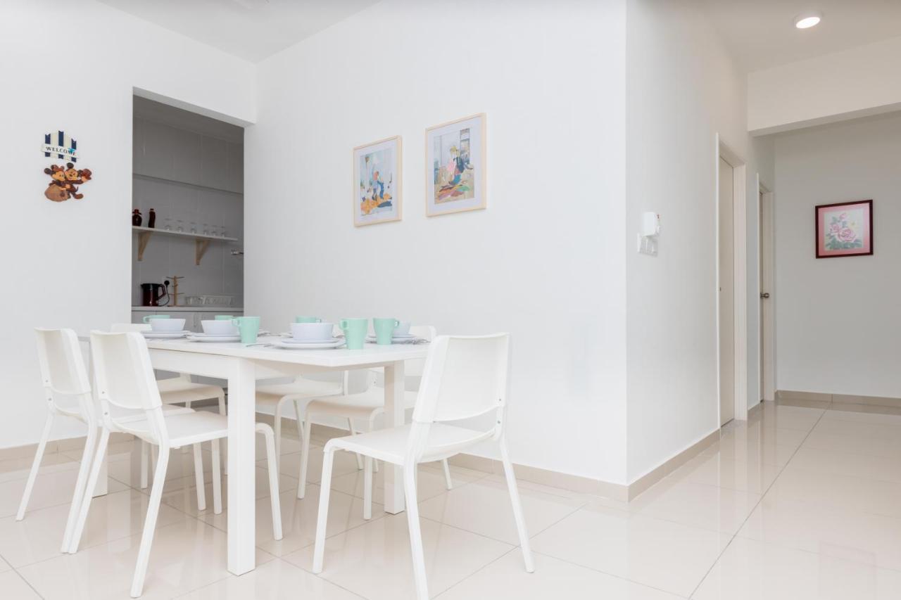 White Lagom Scandinavian House, By Sanguine Apartment Tanjung Tokong Екстериор снимка